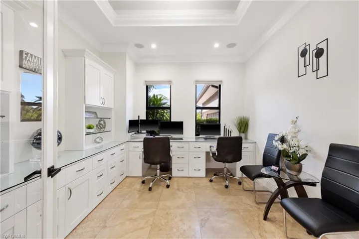 214 9th St Nw, Naples, Florida 34120