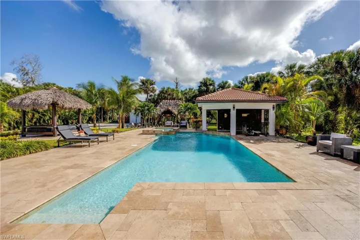 214 9th St Nw, Naples, Florida 34120