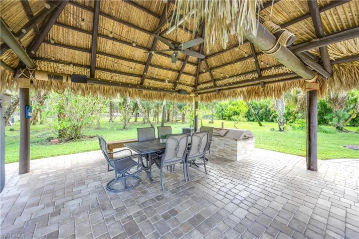 214 9th St Nw, Naples, Florida 34120