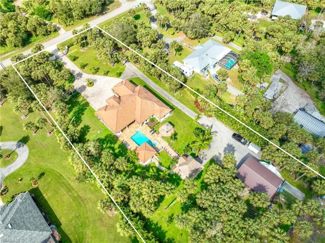 214 9th St Nw, Naples, Florida 34120