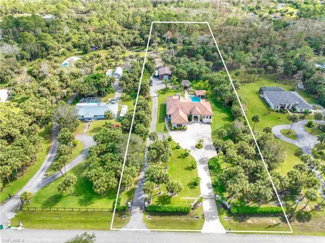 214 9th St Nw, Naples, Florida 34120
