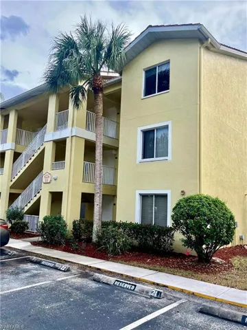 1st Floor End Unit 3/2