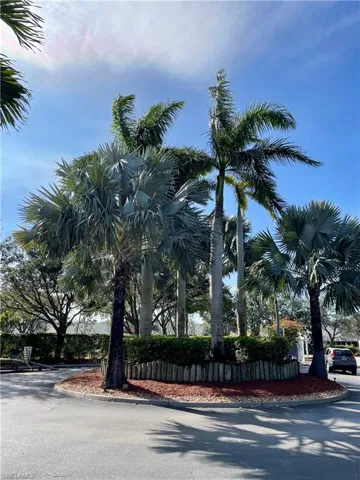 8224 Key Royal Cir 211, Naples, Florida 34119