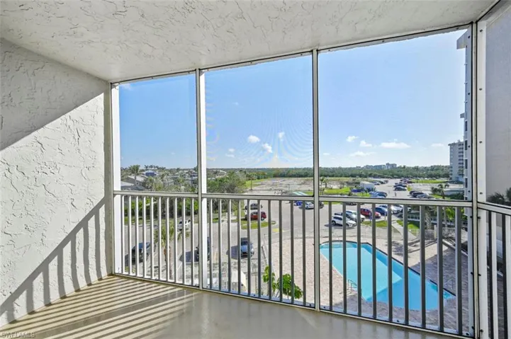 Amazing natural light facing east. Tennis and more pickleball coming soon!