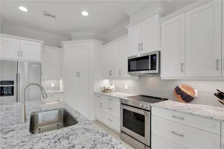 6505 Dominica Dr 201, Naples, Florida 34113