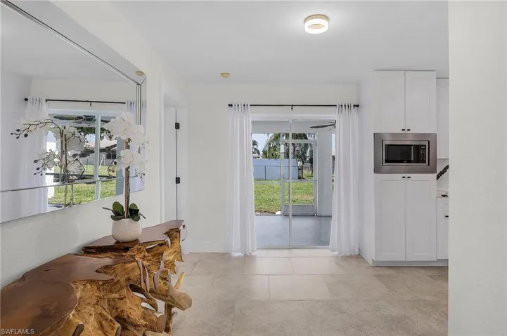 1322 NE 2nd  ST, Cape Coral, FL 33909
