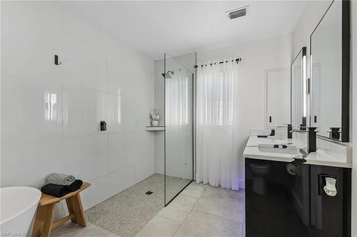 1322 NE 2nd  ST, Cape Coral, FL 33909