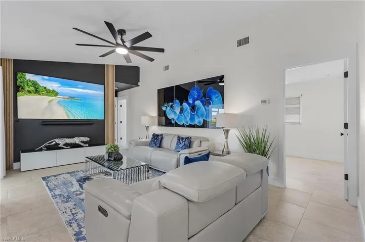1322 NE 2nd  ST, Cape Coral, FL 33909