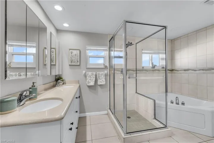 1350  Tanglewood  PKWY, Fort Myers, FL 33919