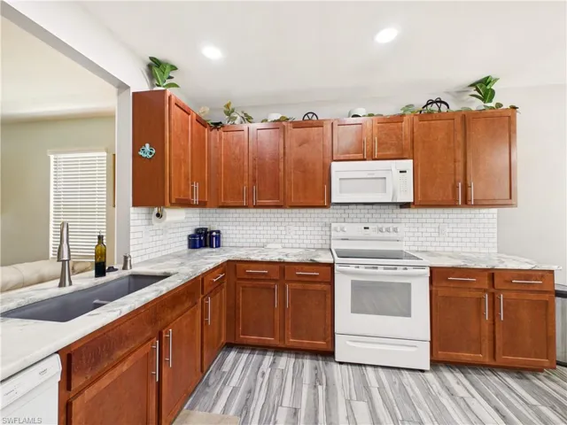 3420 Cancun Ct, Cape Coral, Florida 33909