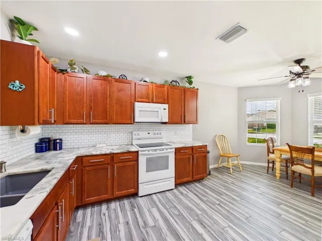 3420 Cancun Ct, Cape Coral, Florida 33909