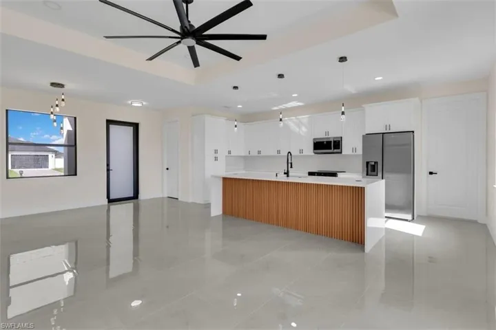 474 NE 2nd  PL, Cape Coral, FL 33909