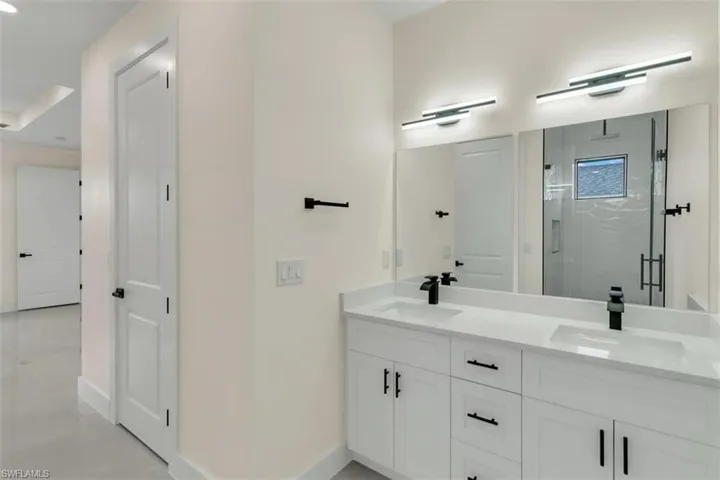 474 NE 2nd  PL, Cape Coral, FL 33909