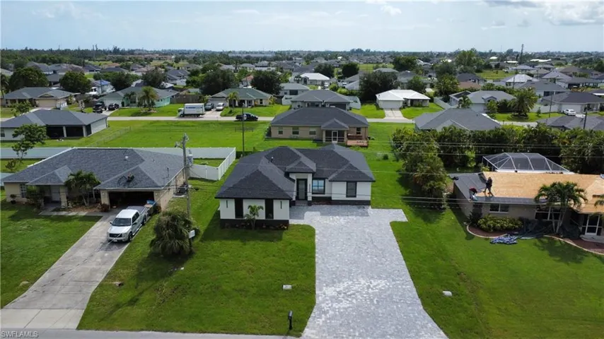 474 NE 2nd  PL, Cape Coral, FL 33909