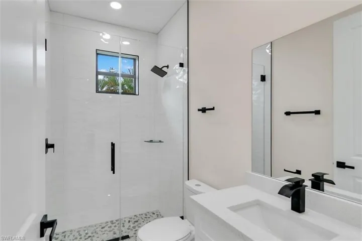 474 NE 2nd  PL, Cape Coral, FL 33909