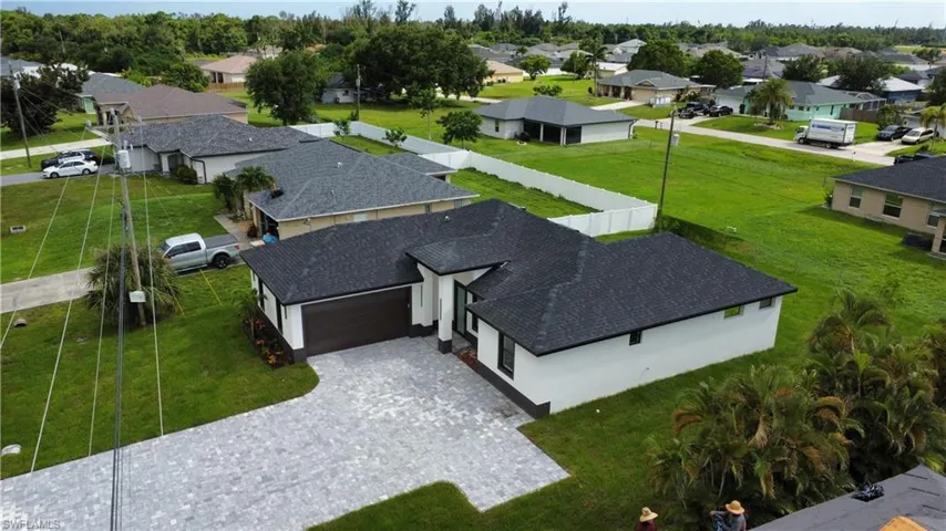 474 NE 2nd  PL, Cape Coral, FL 33909