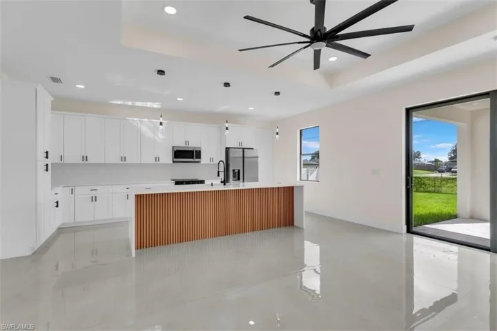 474 NE 2nd  PL, Cape Coral, FL 33909