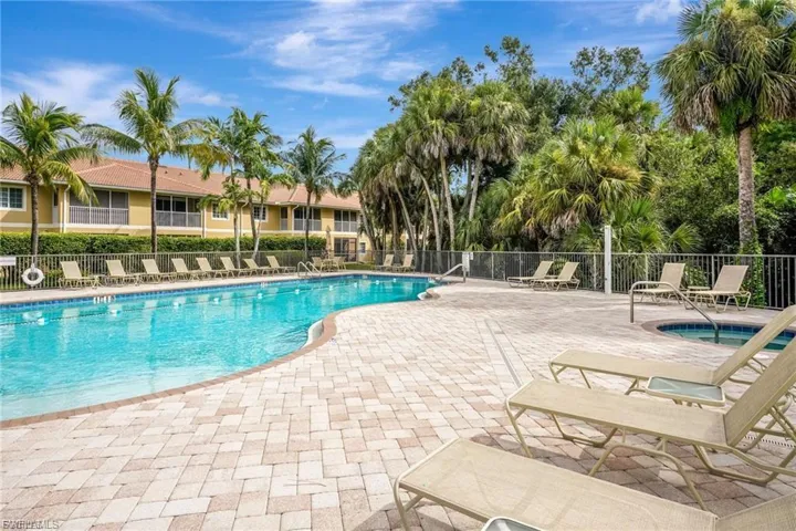 1137 Winding Pines Cir 203, Cape Coral, Florida 33909