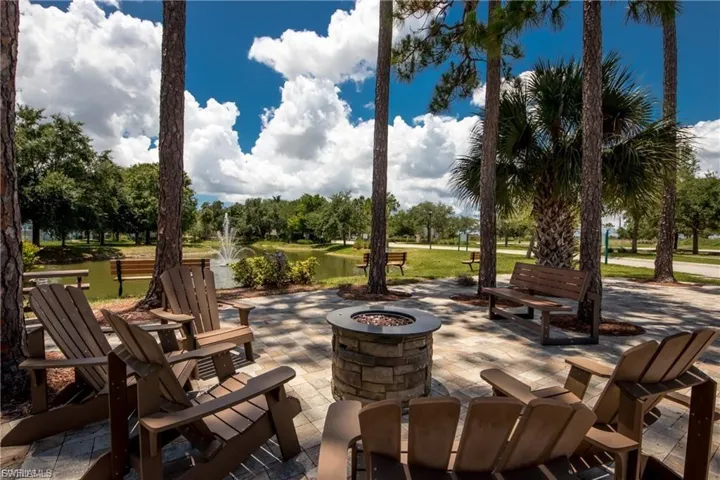 1137 Winding Pines Cir 203, Cape Coral, Florida 33909