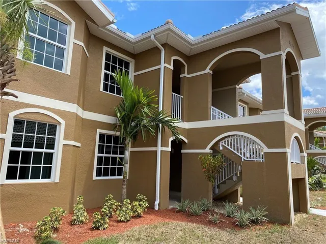 1137 Winding Pines Cir 203, Cape Coral, Florida 33909