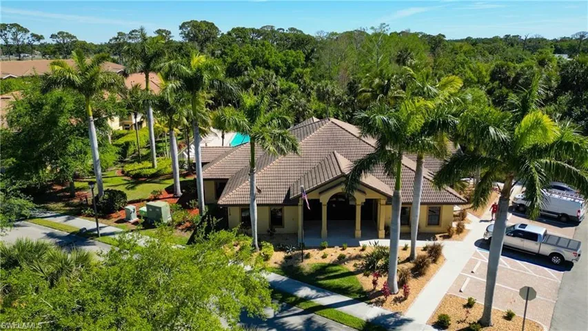 1137 Winding Pines Cir 203, Cape Coral, Florida 33909