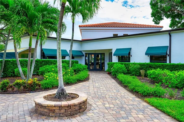 565 Beachwalk Cir T104, Naples, Florida 34108