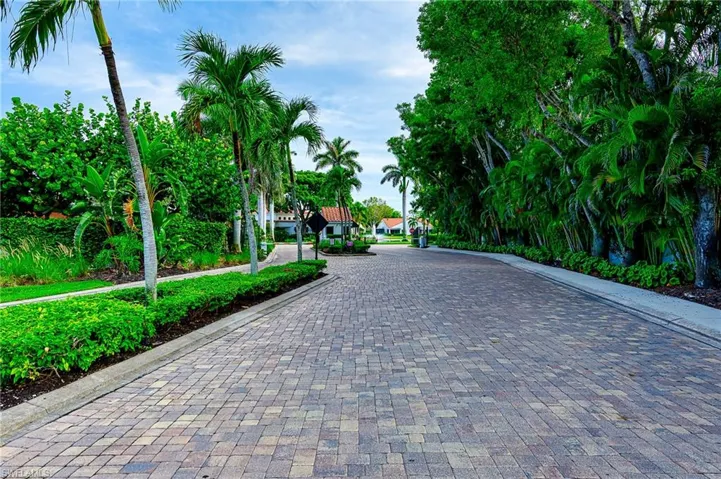 565 Beachwalk Cir T104, Naples, Florida 34108