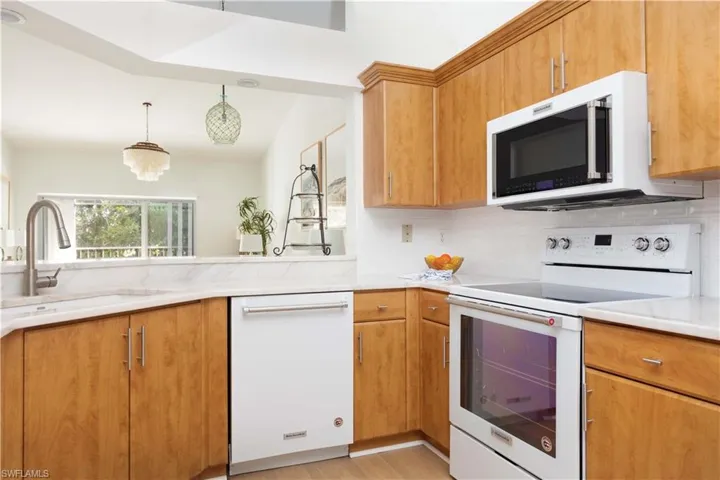 841 Tanbark Dr 202, Naples, Florida 34108