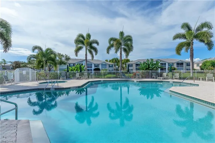 841 Tanbark Dr 202, Naples, Florida 34108