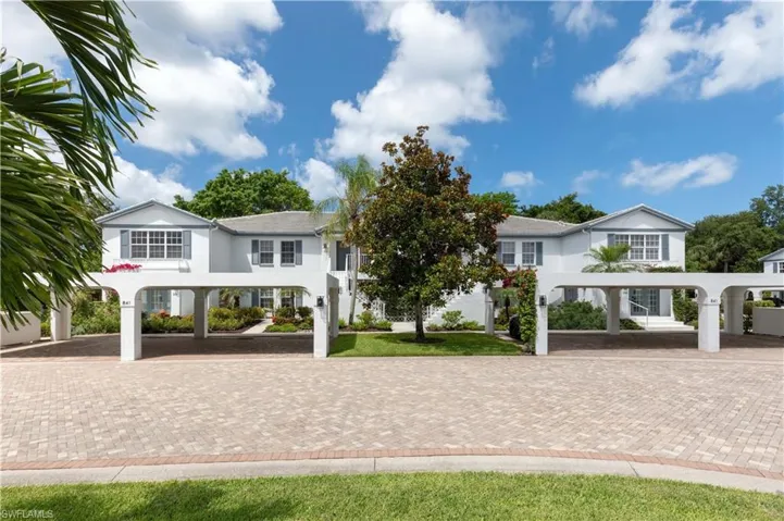 841 Tanbark Dr 202, Naples, Florida 34108