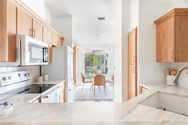 841 Tanbark Dr 202, Naples, Florida 34108