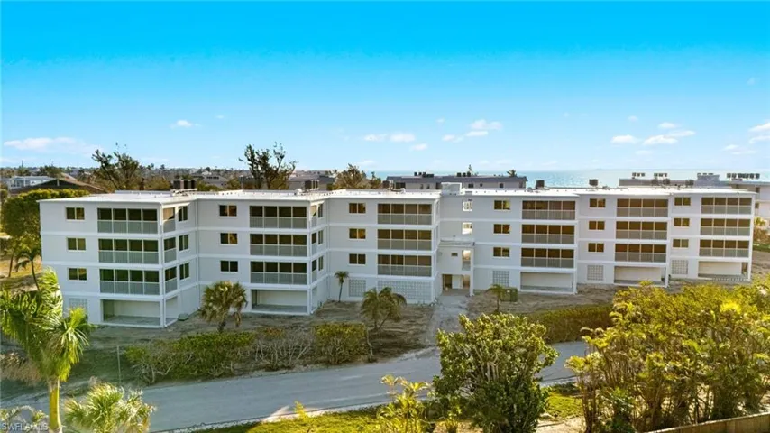 View of apartment building / complex