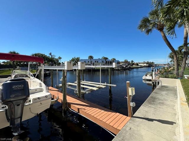 Dock with Lift