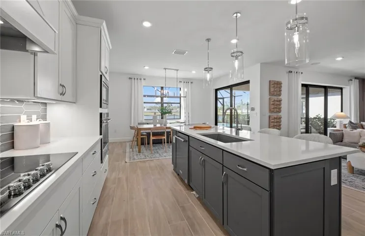 Photos are of a model home. Illustration purposes only.