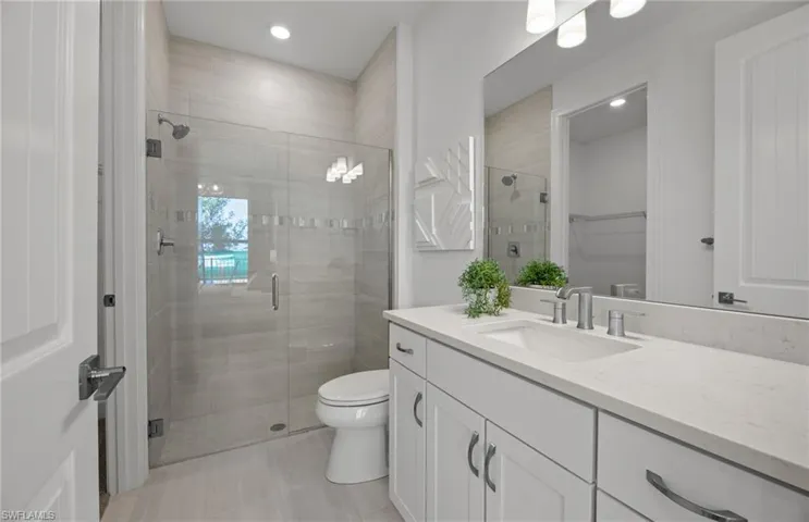 Photos are of a model home. Illustration purposes only.