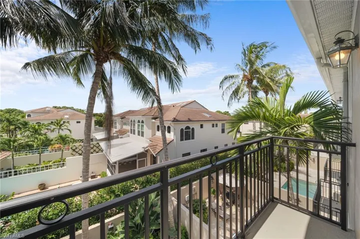 572 11th Ave S 2, Naples, Florida 34102