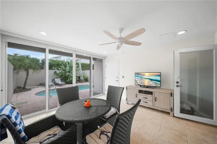 572 11th Ave S 2, Naples, Florida 34102