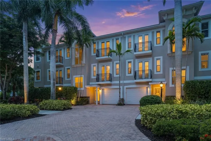 572 11th Ave S 2, Naples, Florida 34102