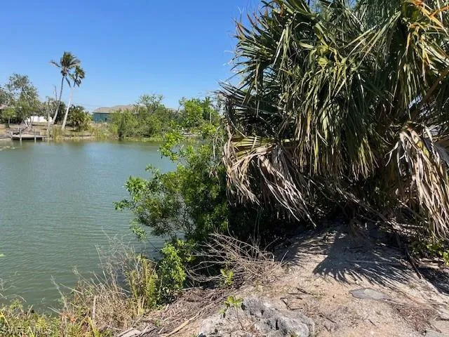2111 NW 9th  TER, Cape Coral, FL 33993