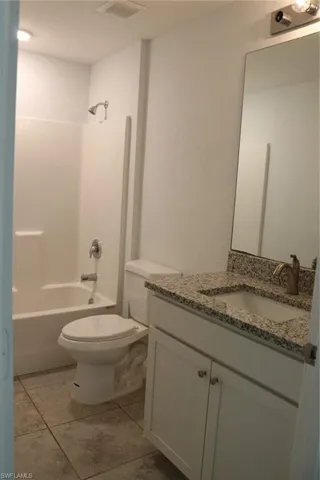 2924 NE 4th  PL, Cape Coral, FL 33909
