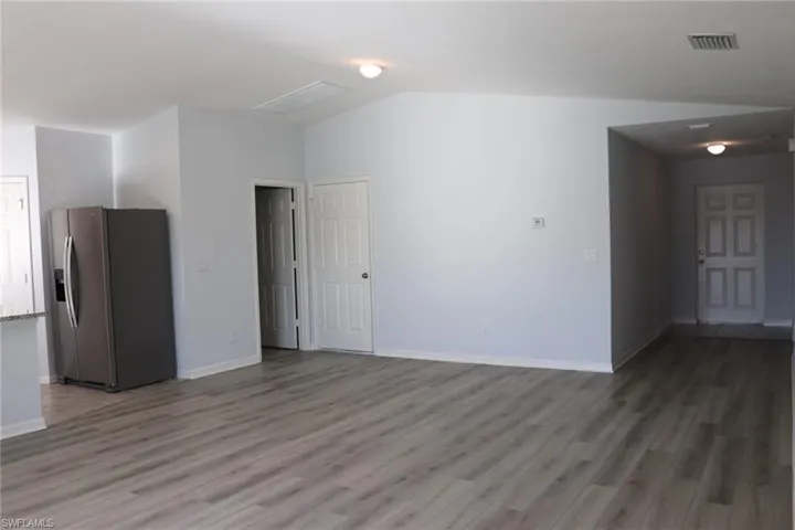 2924 NE 4th  PL, Cape Coral, FL 33909