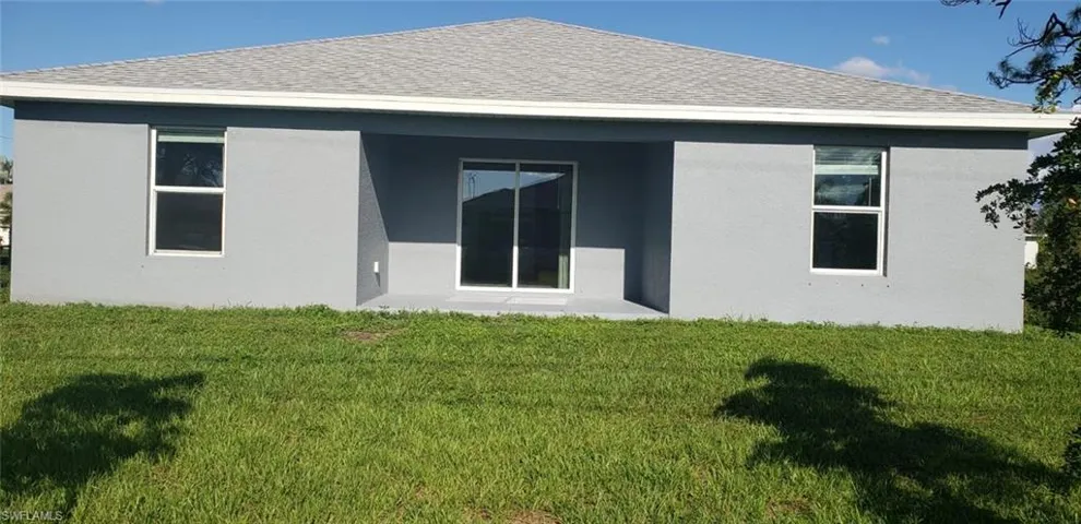 2924 NE 4th  PL, Cape Coral, FL 33909
