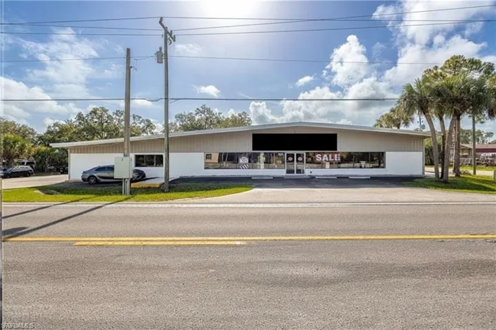 575 S Main St, Labelle, Florida 33935