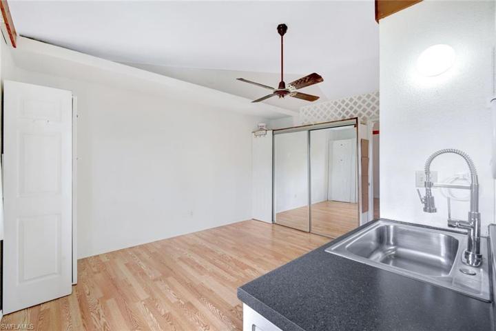 826  Wiggins Pass  RD, Naples, FL 34110