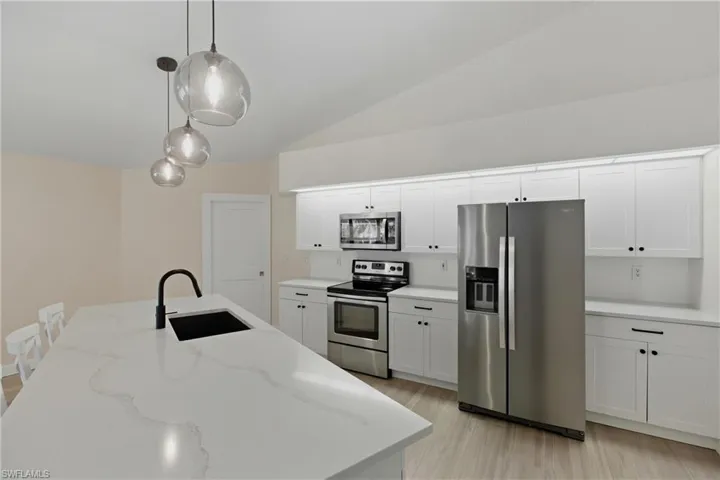 1011 Sw 52nd St, Cape Coral, Florida 33914
