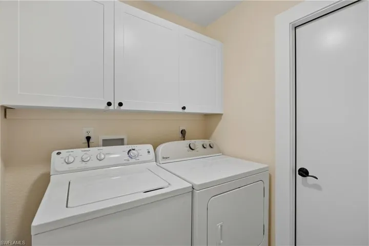 1011 Sw 52nd St, Cape Coral, Florida 33914