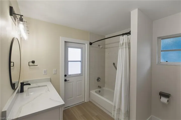 1011 Sw 52nd St, Cape Coral, Florida 33914