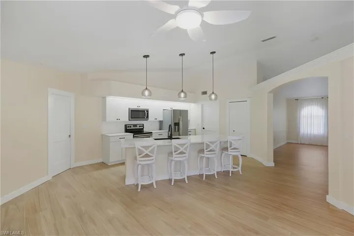 1011 Sw 52nd St, Cape Coral, Florida 33914