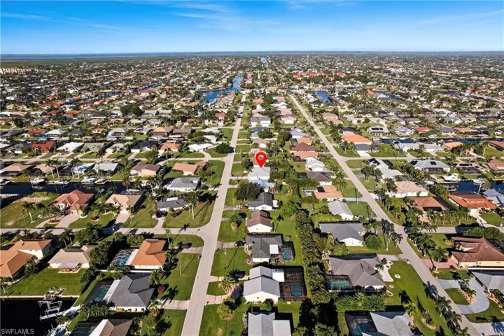 1011 Sw 52nd St, Cape Coral, Florida 33914
