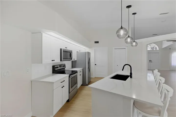 1011 Sw 52nd St, Cape Coral, Florida 33914